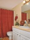 The bathrooms in the 618-unit Lincoln on the Green in Memphis cleaned up beautifully with new vanities, fixtures, and more.