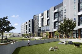 Potrero 1010 incorporates a 1-acre park flanked on each side by residential structures.