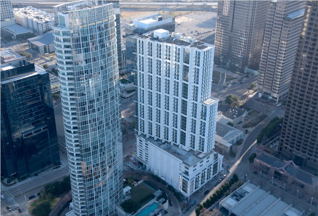 ZOM Living's Atelier brings 53 loft-style and 364 high-rise units to the Dallas Arts District.