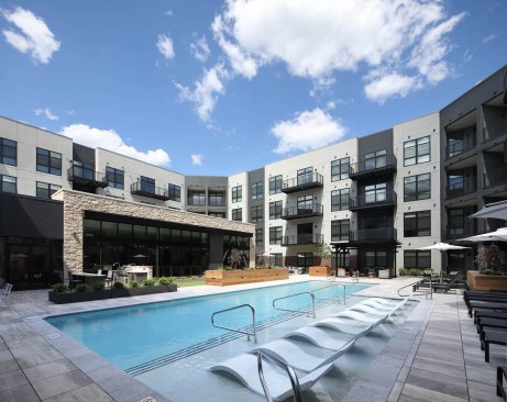 Wildhorse Apartments, a mixed-use development in Chesterfield, Missouri, added 188 apartments, 25,000 square feet of retail space, and a Ruth’s Chris Steak House to the suburban St. Louis community.