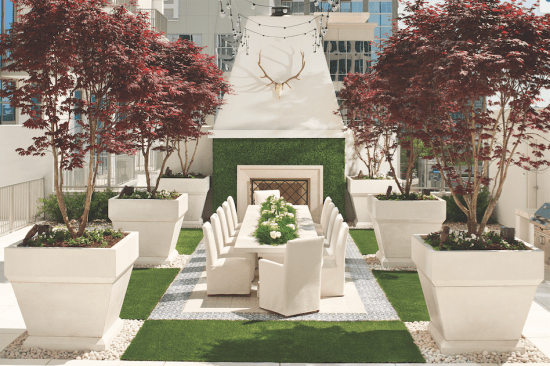 Icon Midtown offers luxury amenities such as an 11th-floor pool terrace with alfresco dining space.